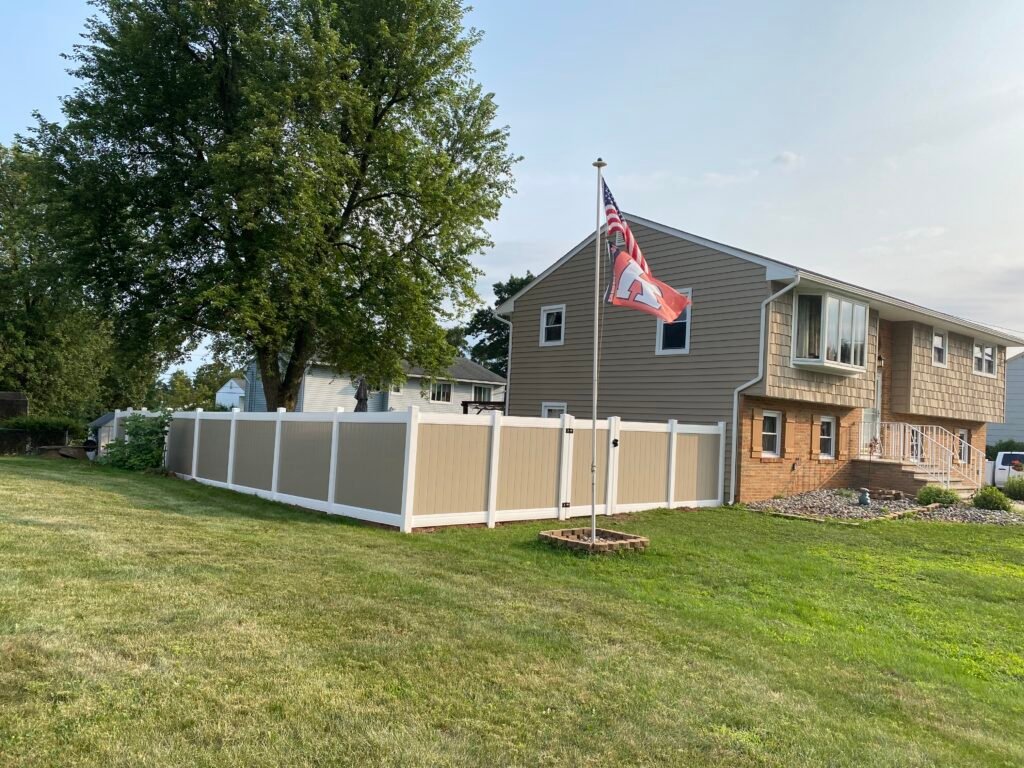 vinyl two tone privacy fence