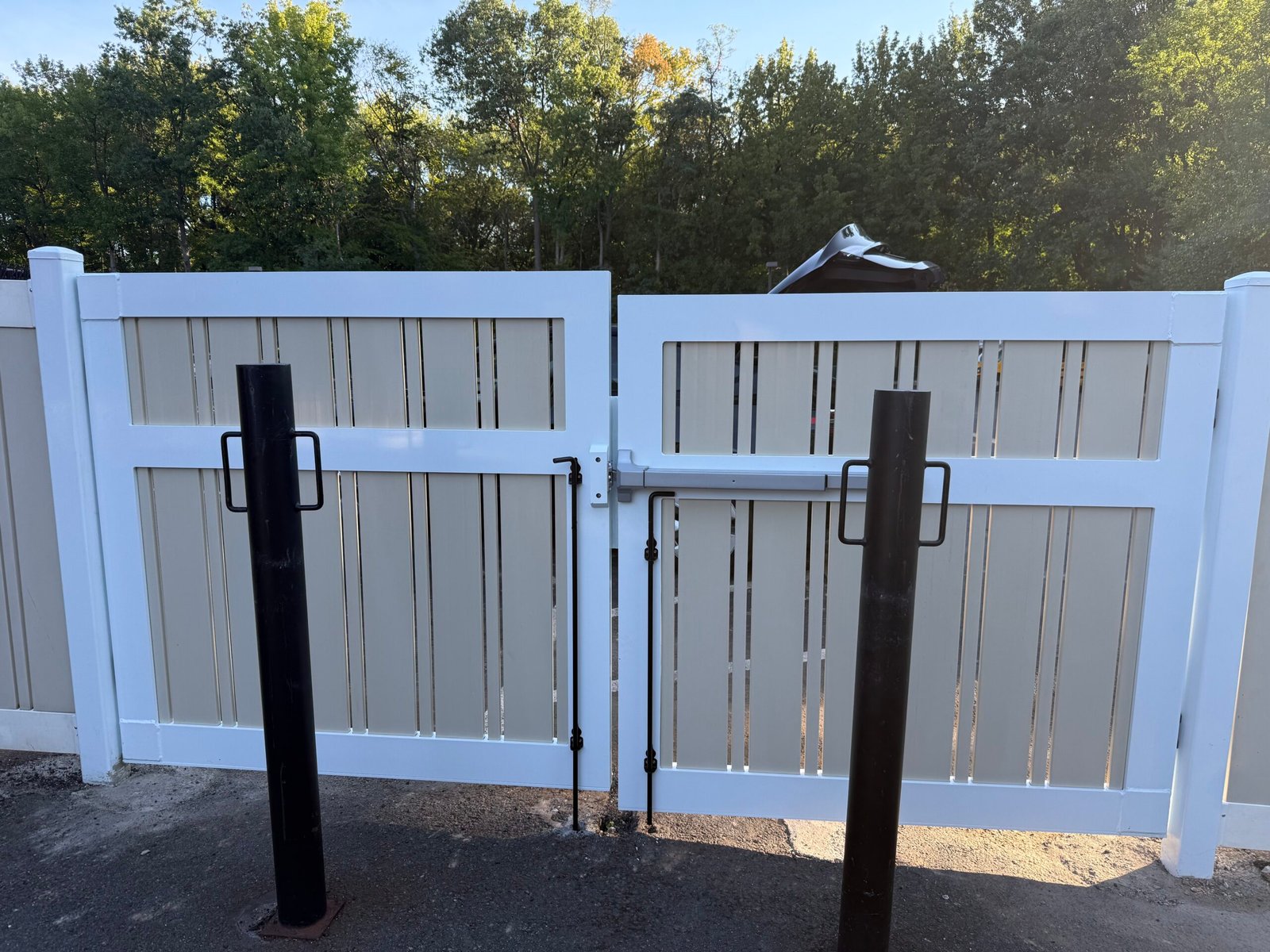 vinyl gates with panic bar
